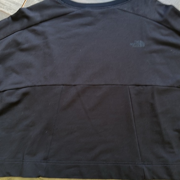 Northface cropped crew like new - Picture 9 of 10